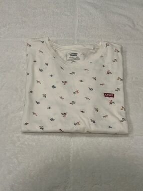 Levi's Graphic Girlfriend Tee